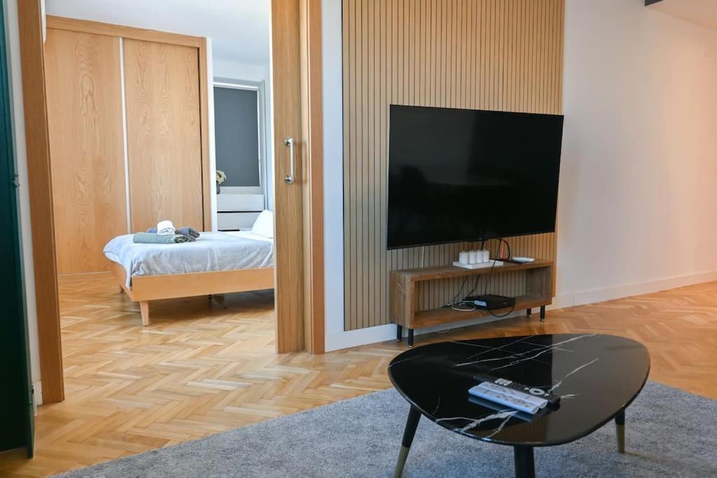 For You Rentals Apartamento Temporal Centrico De Dos Dormitorios Sil2 Madrid Exterior foto