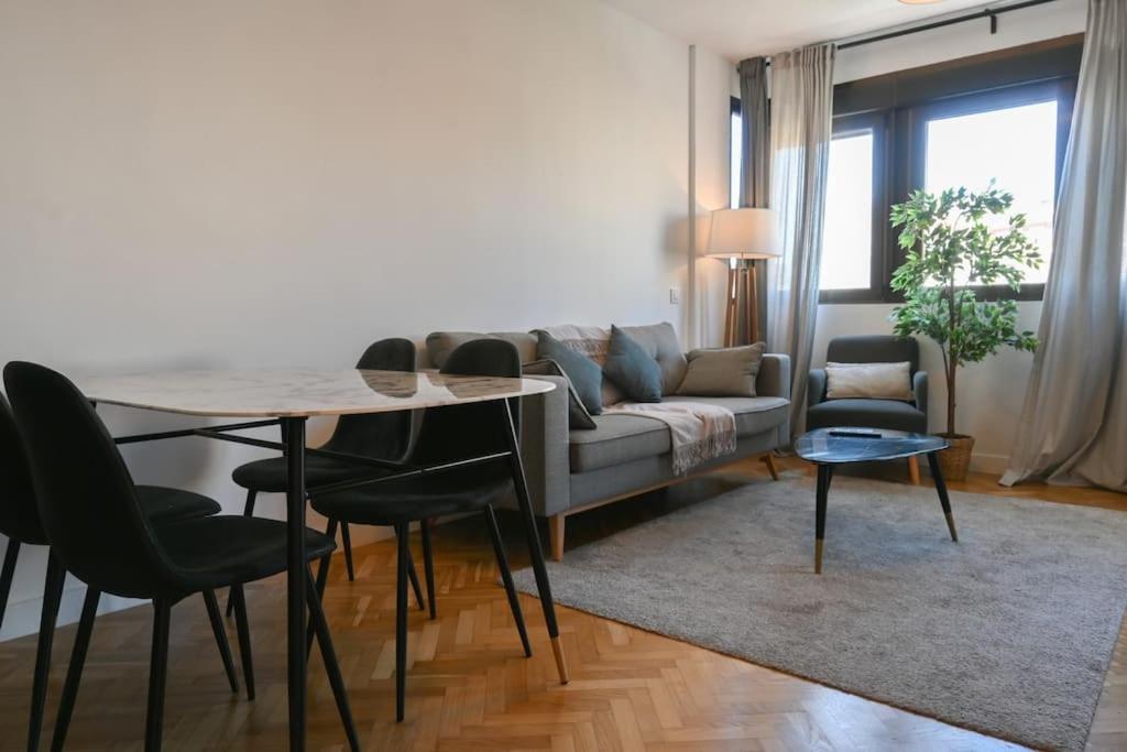 For You Rentals Apartamento Temporal Centrico De Dos Dormitorios Sil2 Madrid Exterior foto