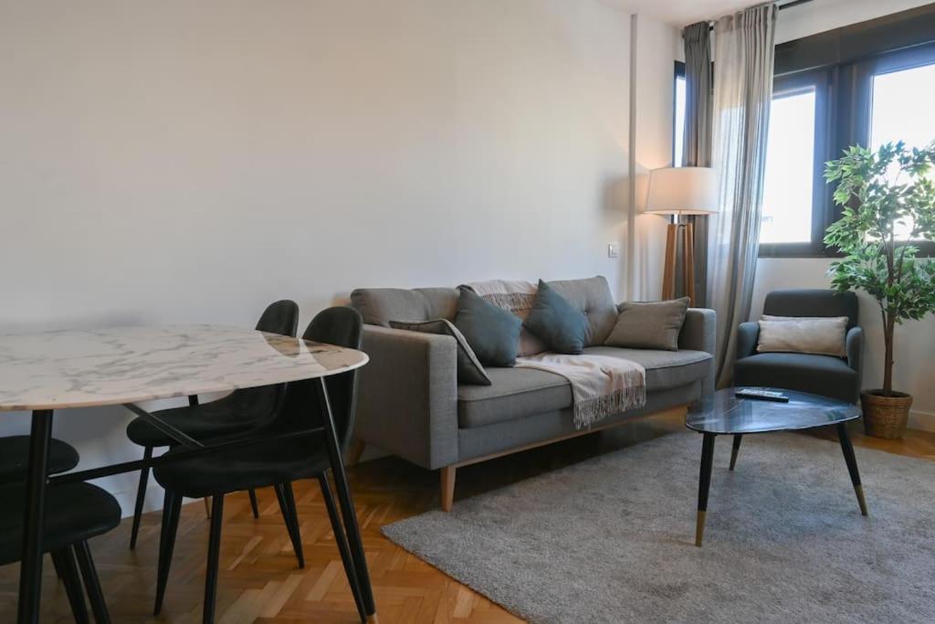 For You Rentals Apartamento Temporal Centrico De Dos Dormitorios Sil2 Madrid Exterior foto